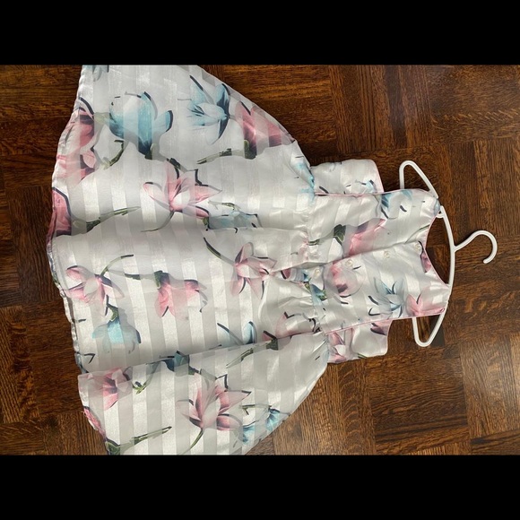 Pippa and Julie dress 🤍💗 size 4 - Picture 3 of 4